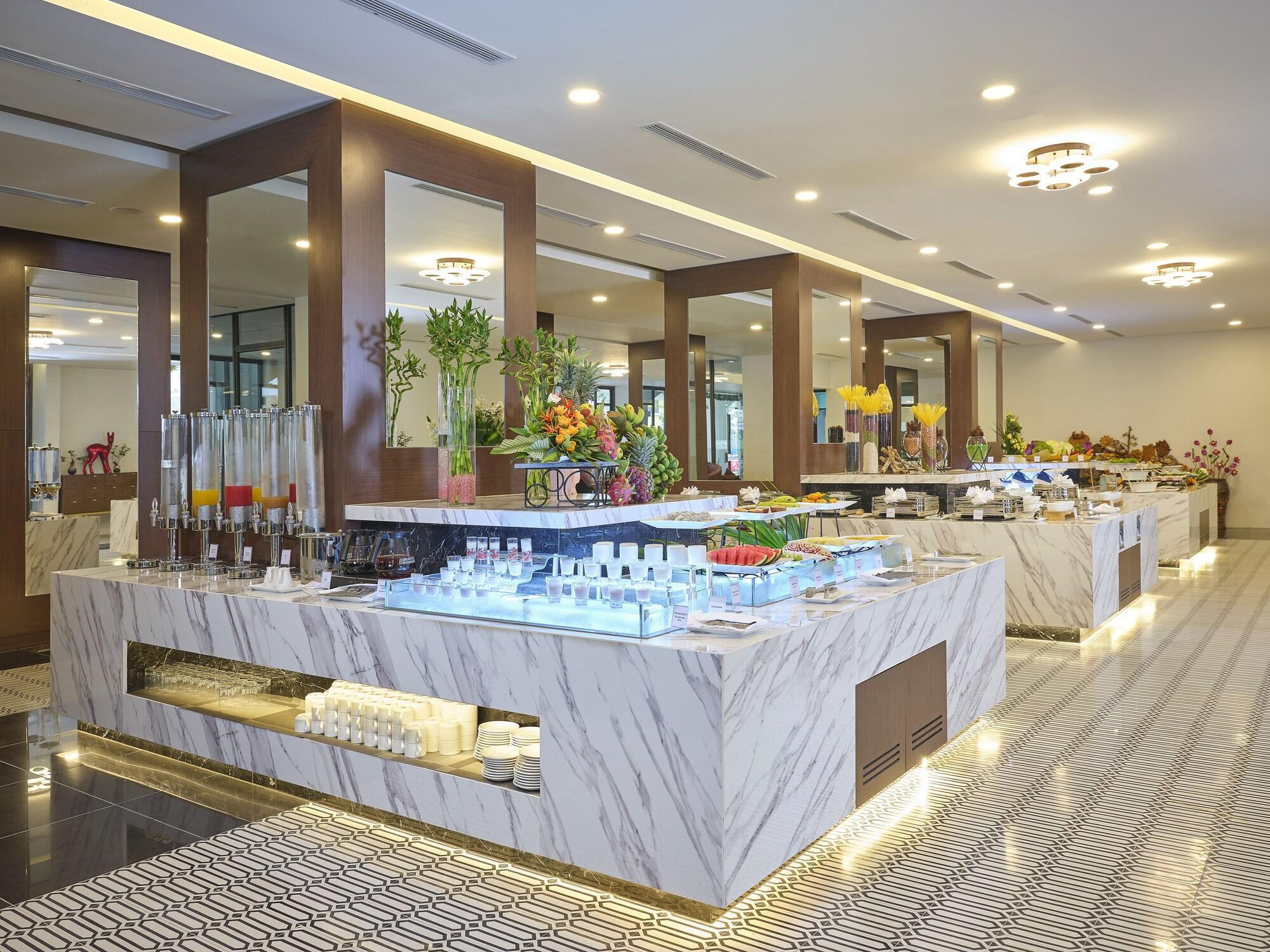 Senna Hue Hotel Esterno foto The buffet at the hotel
