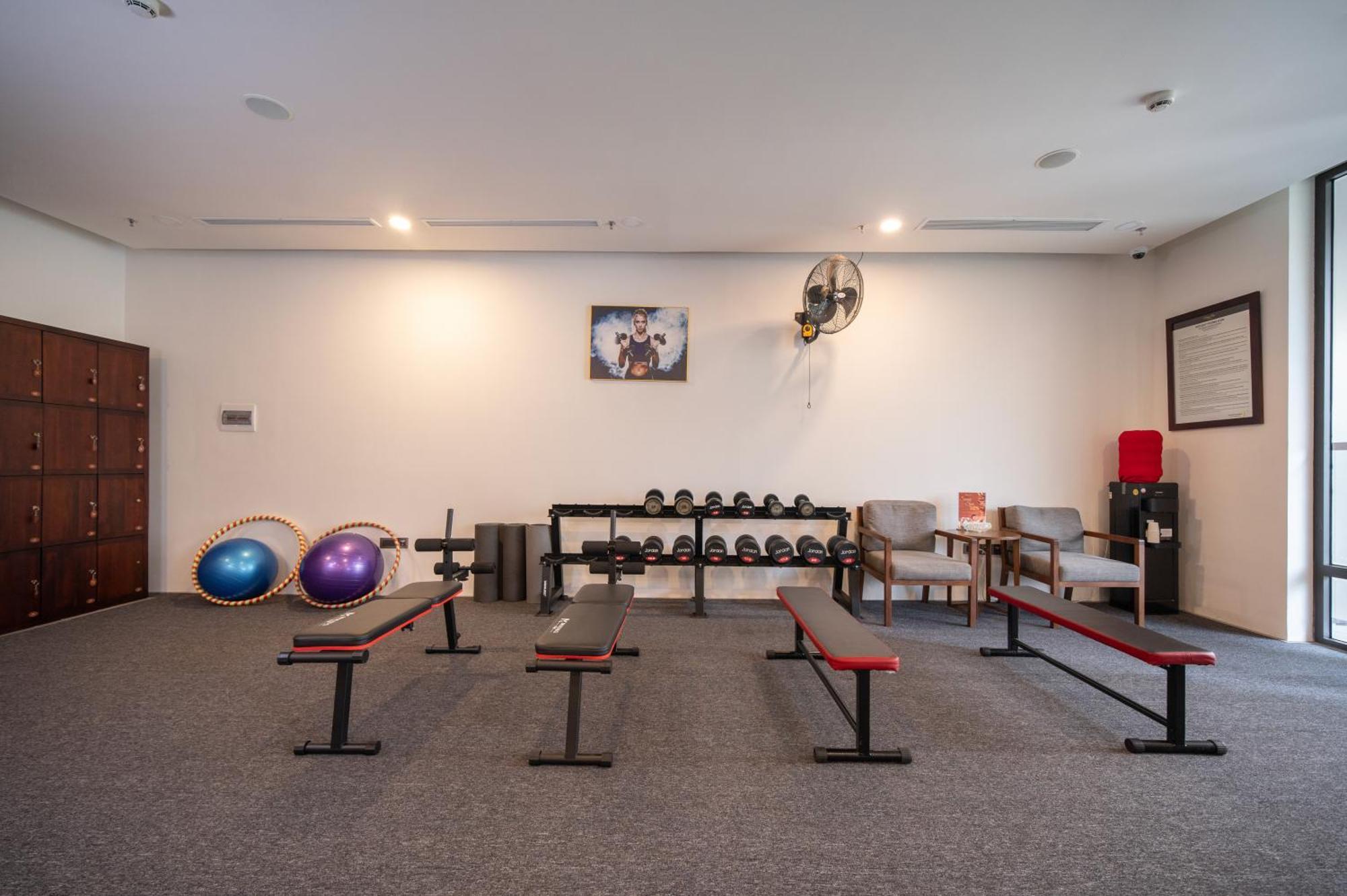 Senna Hue Hotel Esterno foto The gym at the hotel
