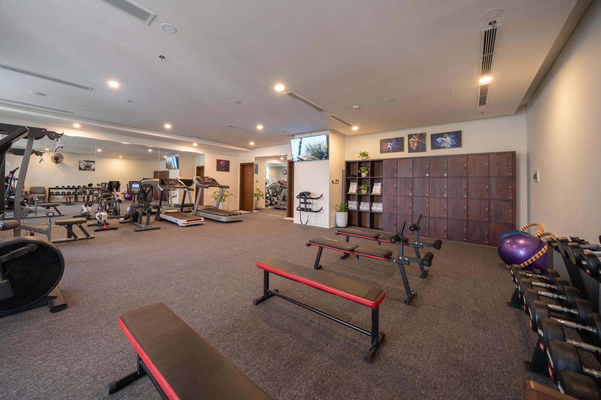 Senna Hue Hotel Esterno foto The gym at the hotel