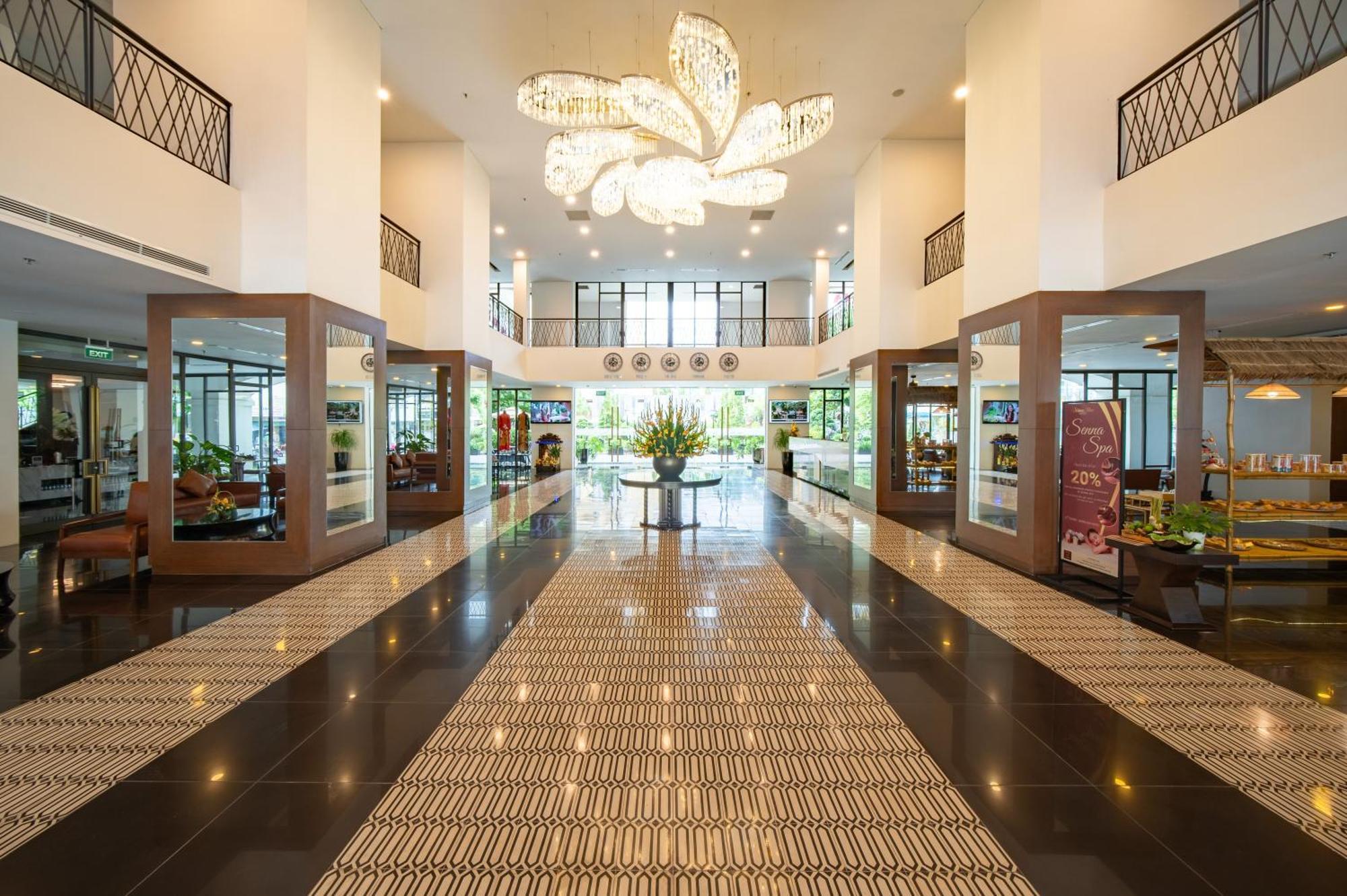 Senna Hue Hotel Esterno foto Lobby