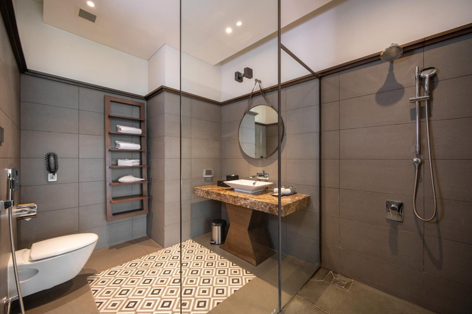 Senna Hue Hotel Esterno foto Bathroom